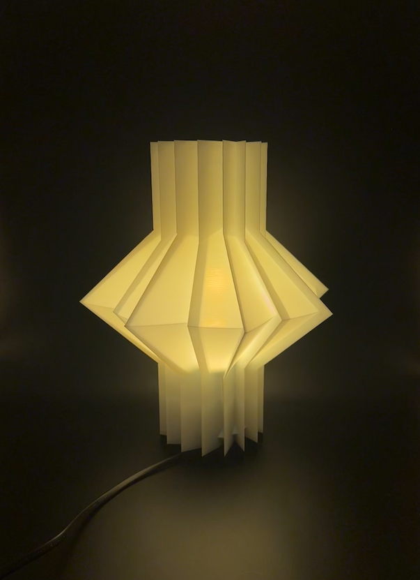 Lamp geometry rendered through material choice